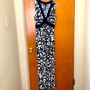 Deep V-neck scroll pattern maxi dress.